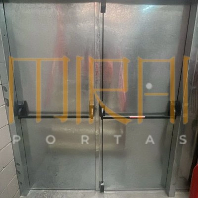 Porta corta fogo no Tucuruvi